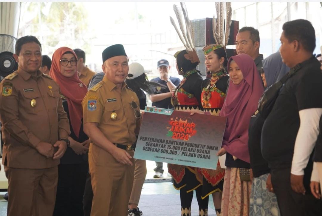 Gubernur Kalteng Sugianto Sabran Bersama Wagub Kalteng Edy Pratowo buka Gebyar UMKM