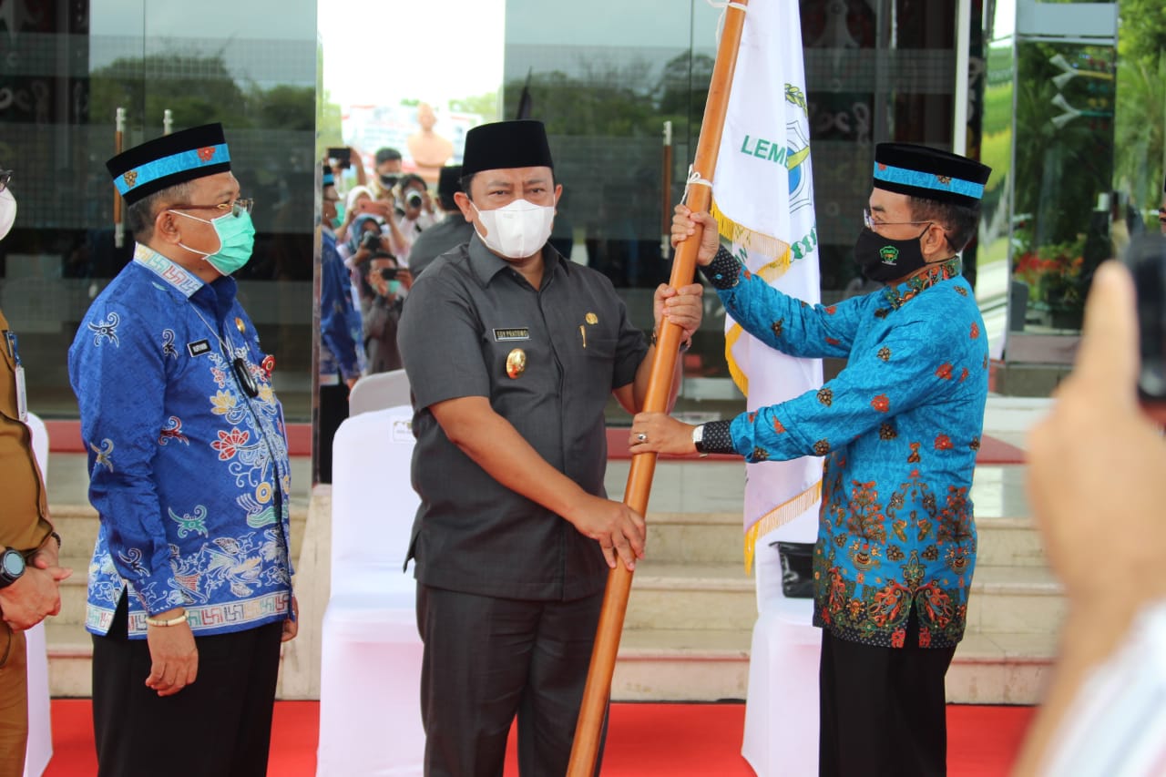 Wagub Lepas Kafilah Kalteng Mengikuti STQ Nasional di Maluku Utara