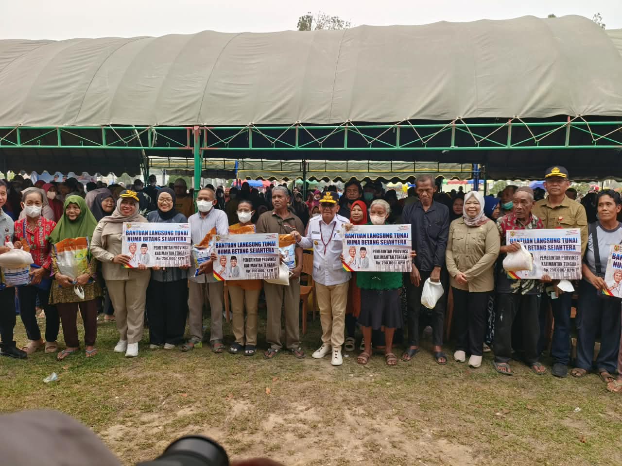 Gubernur Agustiar Sabran Temui Masyarakat Desa Karang Mulya