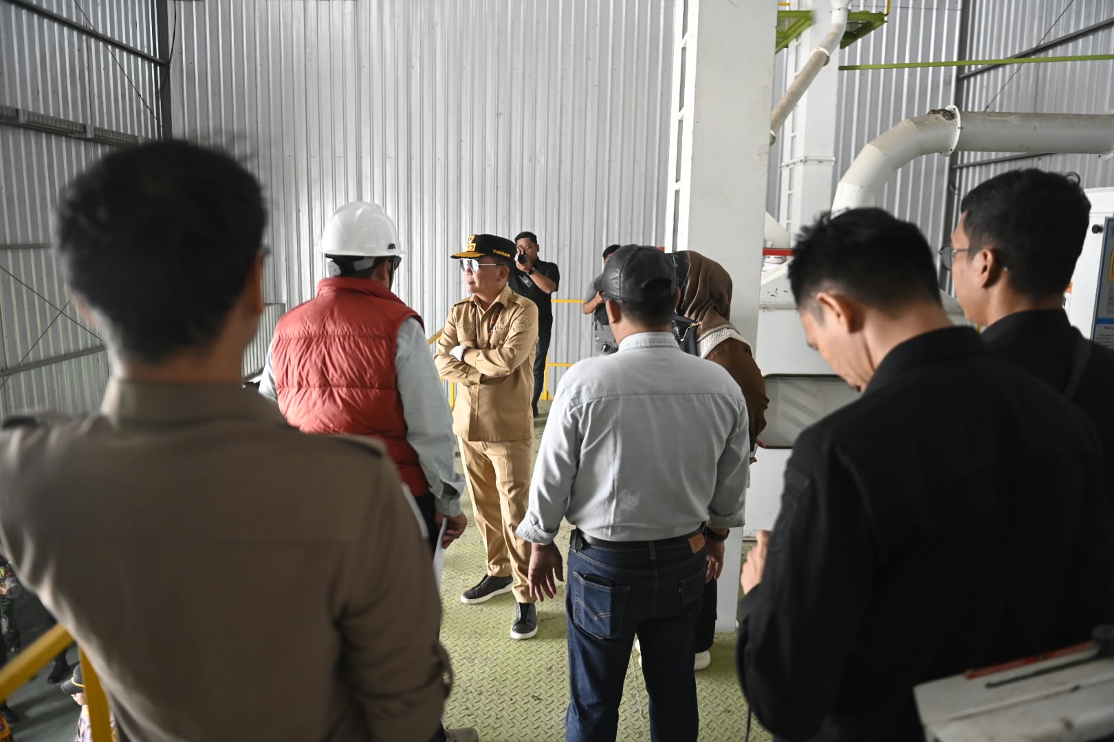 Gubernur Agustiar Sabran Tinjau Pembangunan Rice Milling Plant di Desa Lampuyang
