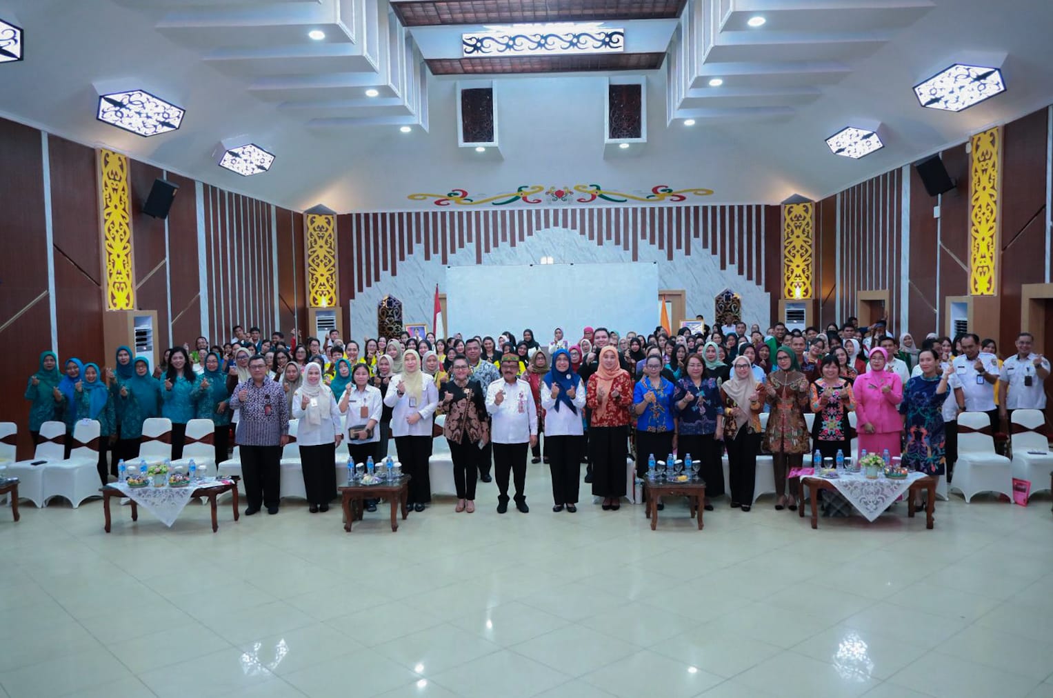 Asisten Ekbang Herson B. Aden Buka Sosialisasi Konsumen Cerdas Memilih Makanan Cegah Stunting Sekaligus Buka Pelatihan