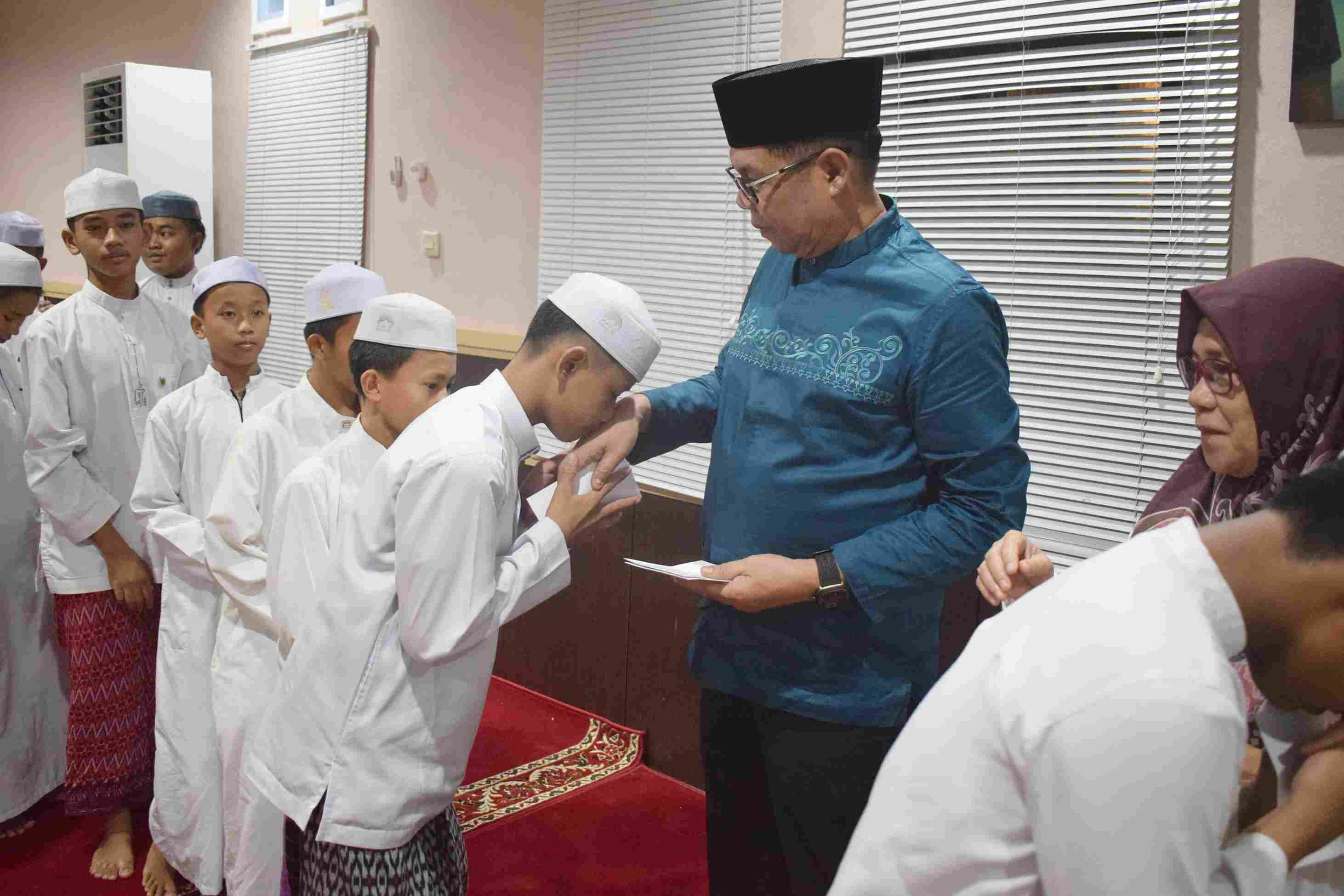 Dislutkan Kalteng Gelar Buka Puasa Bersama Dengan Anak-Anak Yatim Piatu
