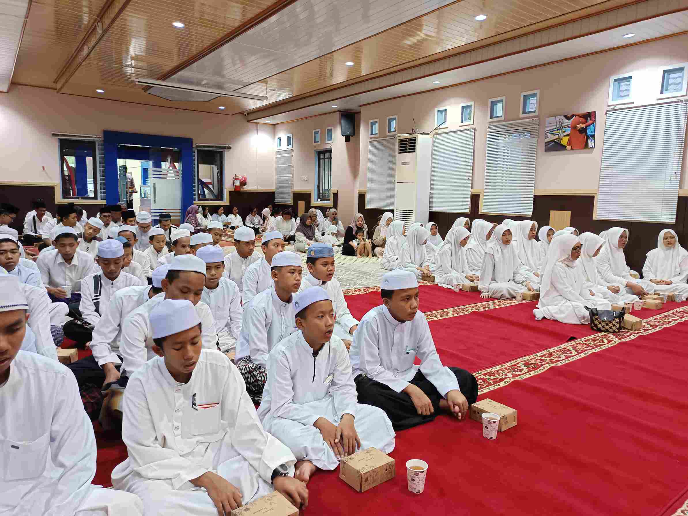Dislutkan Kalteng Gelar Buka Puasa Bersama Dengan Anak-Anak Yatim Piatu