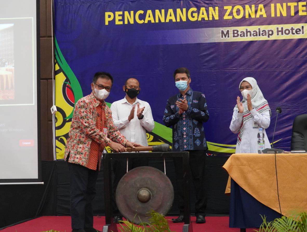 Melindungi kesehatan masyarakat melalui obat dan makanan aman