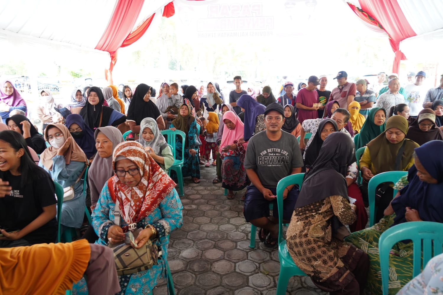 Pemprov Kalteng Gelar Pasar Penyeimbang di Kabupaten Kotawaringin Barat yang Tersebar di 7 Titik Lokasi