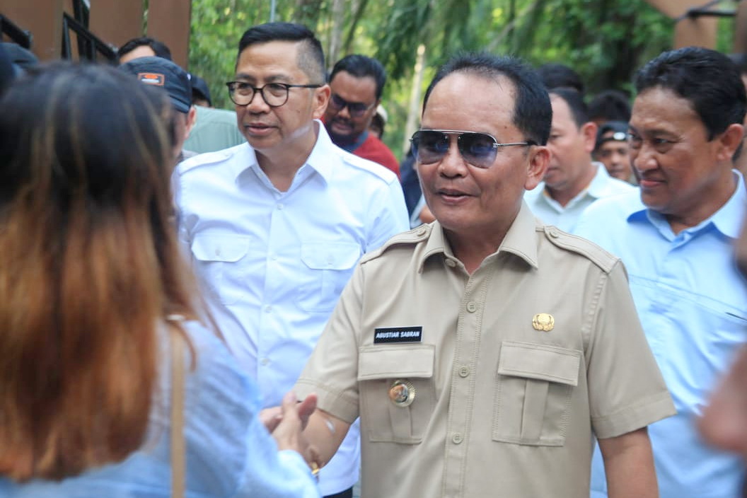 Kepala BAPPERIDA Leonard S. Ampung Dampingi Gubernur Agustiar Sabran dan Wagub Edy Pratowo Kunjungi Wisata Edukasi Hutan Kota Nyaru Menteng Berkah