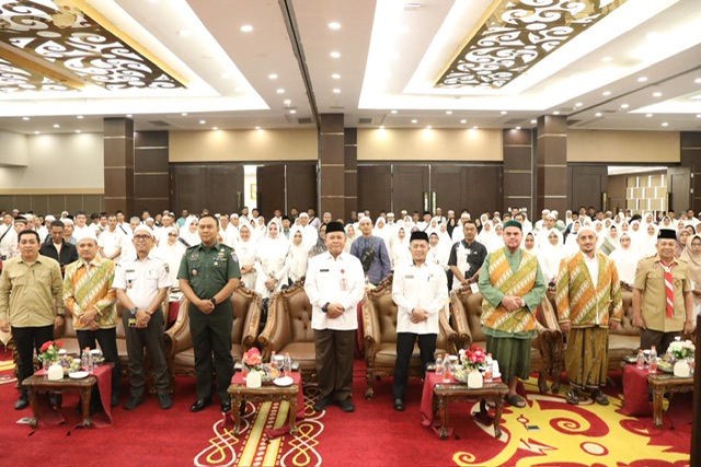 Plh. Pemkesra Maskur Buka Kegiatan Manasik Umrah Jemaah Prov. Kalteng