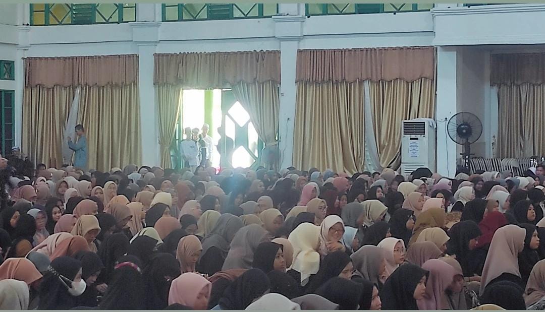 Plh Sahli Pemkumpol Ahmad Husain Hadiri Kuliah Umum Peringatan Maulid Nabi Muhammad SAW di Aula Utama IAIN