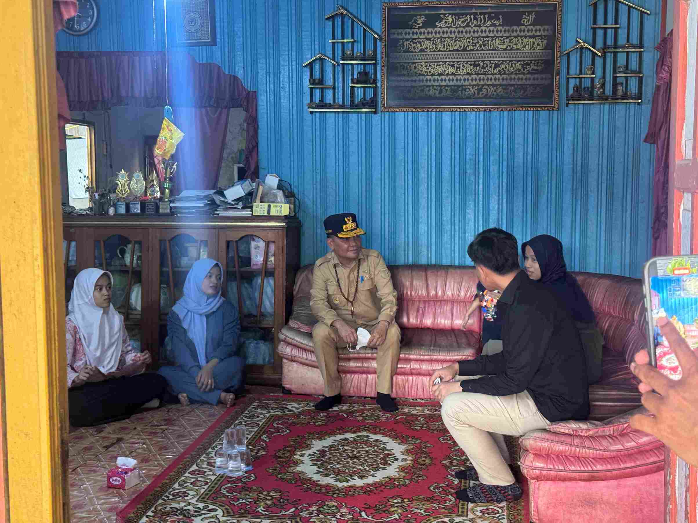 Wapres Gibran Didampingi Gubernur Agustiar Sabran Temui Keluarga Almarhum Akhmad Rizani