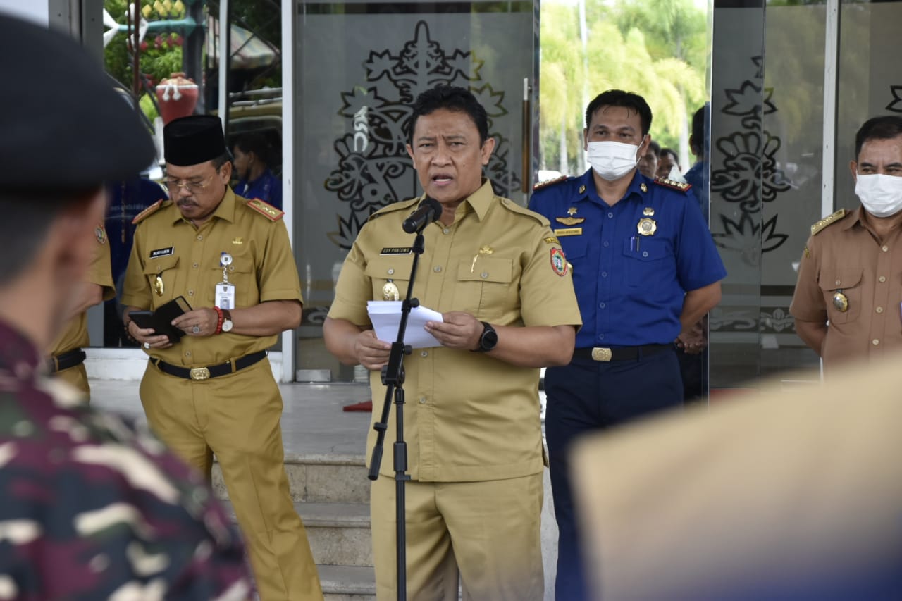 Wagub Edy Pratowo Lepas Bantuan Sosial Untuk Masyarakat Terdampak Banjir Di wilayah DAS Barito