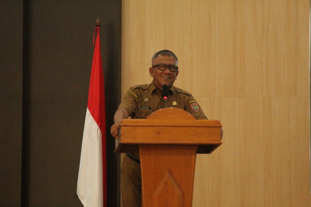Plt Sekda Prov Kalteng M. Katma F. Dirun Buka Sosialisasi Peraturan Kepegawaian dan Launching Penerapan Sistem Informasi Kepegawaian Nasional