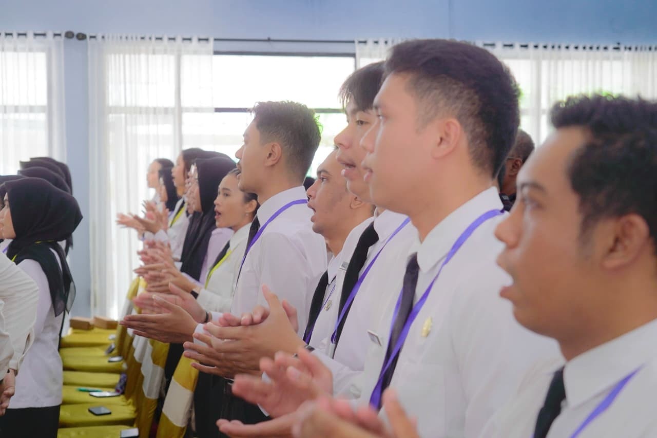 Plt. Sekda Prov. Kalteng Leonard S. Ampung Tutup Pelatihan Dasar CPNS Golongan II Angkatan I serta Golongan III Angkatan VI hingga X