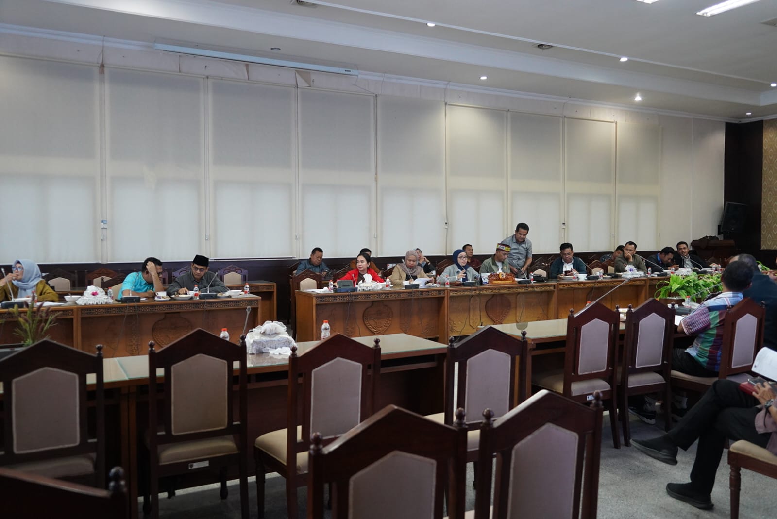 Plh. Asisten Pemkesra Hadiri Rapat Kerja Tim Penyusun Jadwal Kegiatan DPRD