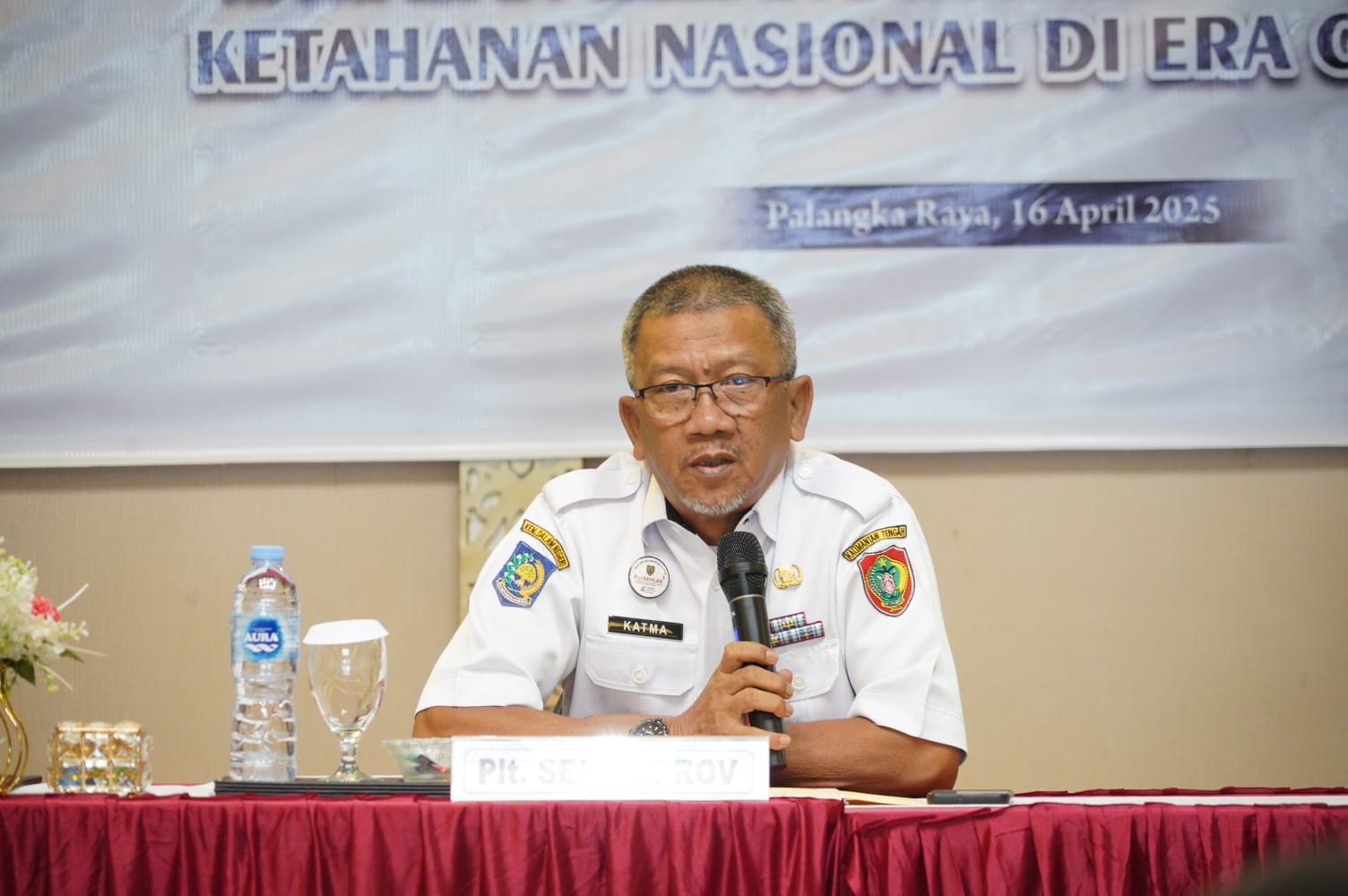 Plt Sekda Prov Kalteng M. Katma F. Dirun Buka Sosialisasi Pendidikan Wawasan Kebangsaan Bagi Tenaga Pendidik