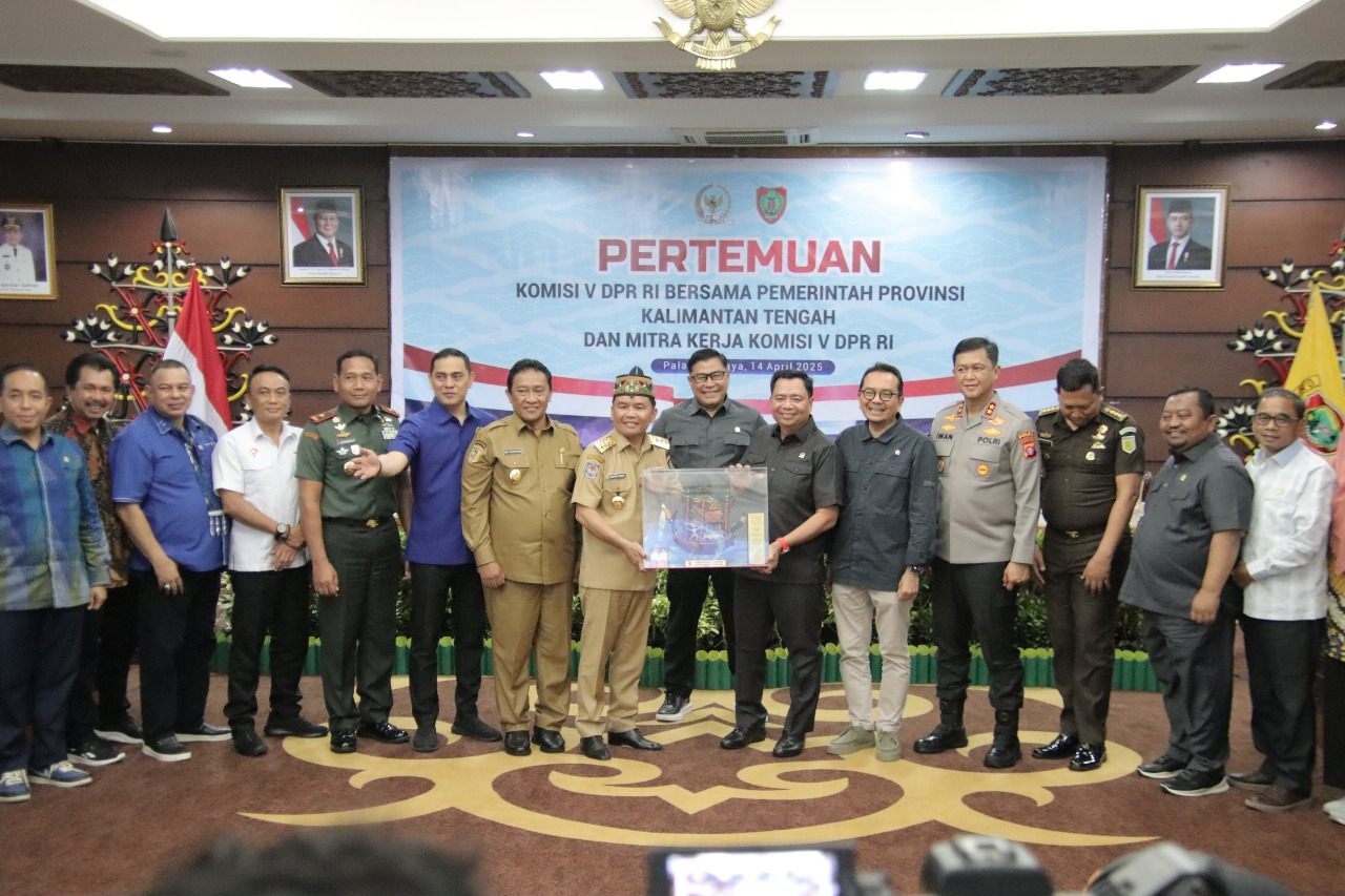 Kadis PMD Prov. Kalteng Aryawan Hadiri Raker Bersama Komisi V DPR RI Pada Reses Masa Persidangan II Tahun Sidang 2024-2025