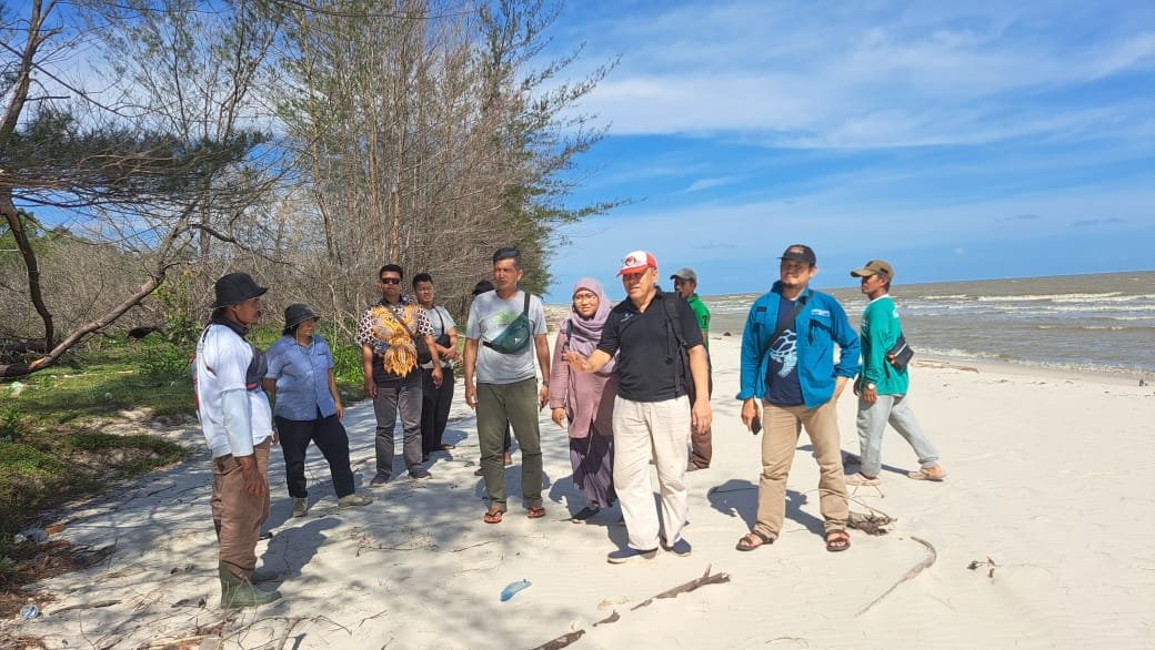 Dislutkan Prov. Kalteng Laksanakan Pelatihan dan Penanaman Vegetasi Pantai di Kawasan Shrimp Estate Berkah