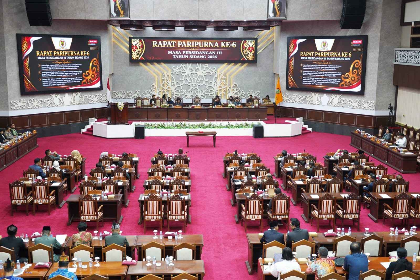 Rapat Paripurna Ke-6 DPRD Provinsi Kalteng Dihadiri Pj Sekda Kalteng Linae Victoria Aden