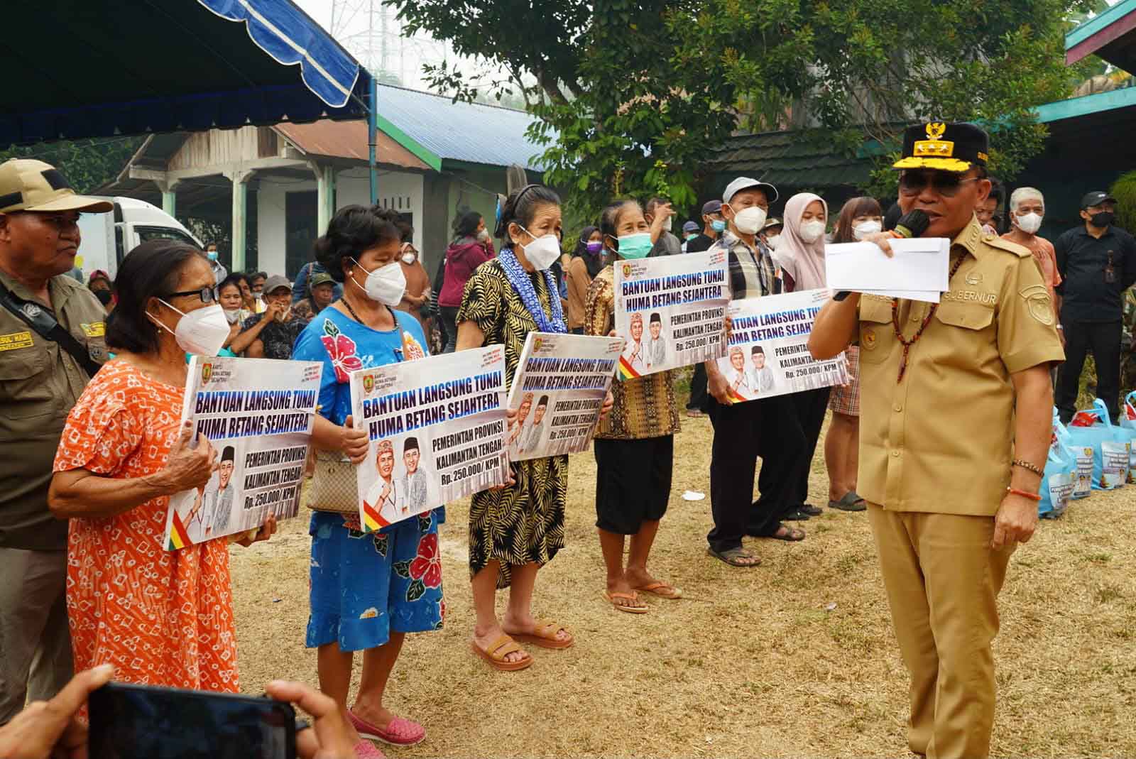Hadapi Dampak Karhutla, Pemprov Kalteng Salurkan Bantuan Pangan dan Perlindungan Kesehatan