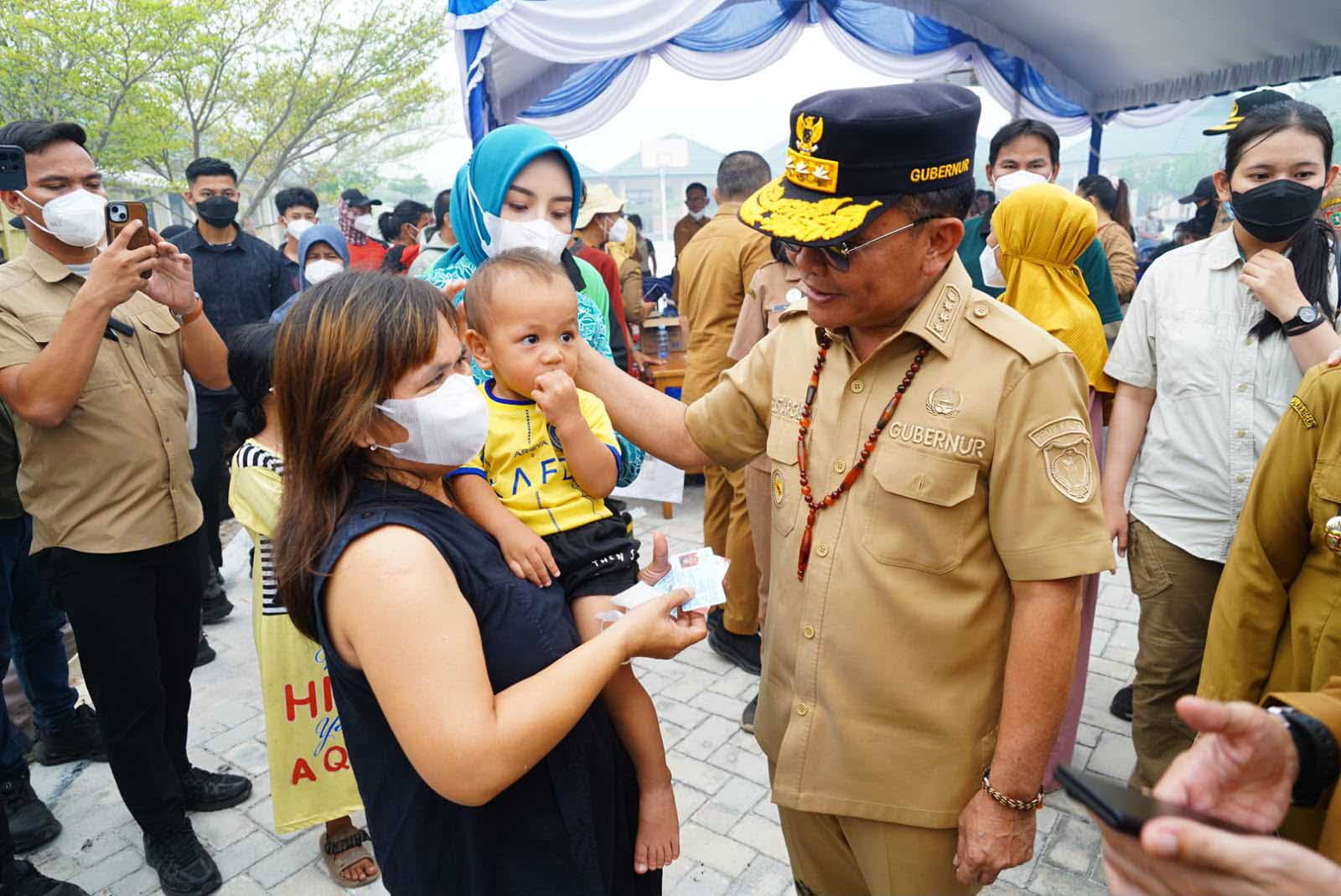Gubernur Kalteng Agustiar Sabran Temui Warga Terdampak Karhutla, Berikan Bantuan dan Dukungan