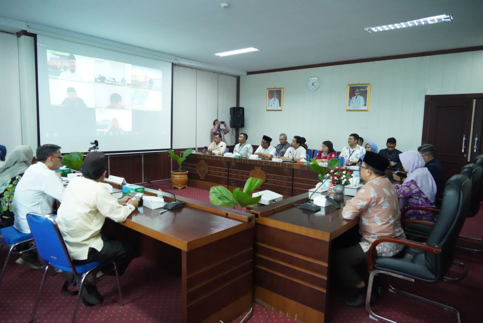 Asisten Ekbang Sri Widanarni Hadiri Audiensi Pembangunan Pembentukan KDEKS Prov. Kalteng