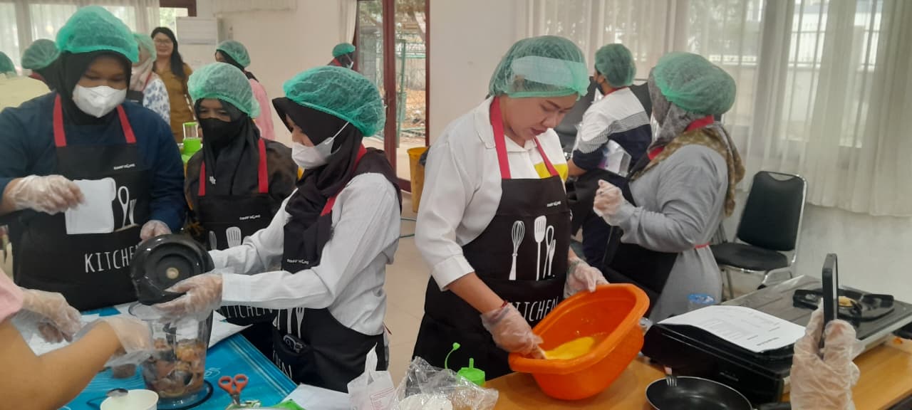 Disdagperin Kalteng Dorong Peningkatan SDM Pelaku Usaha melalui Pelatihan Pengolahan Ikan