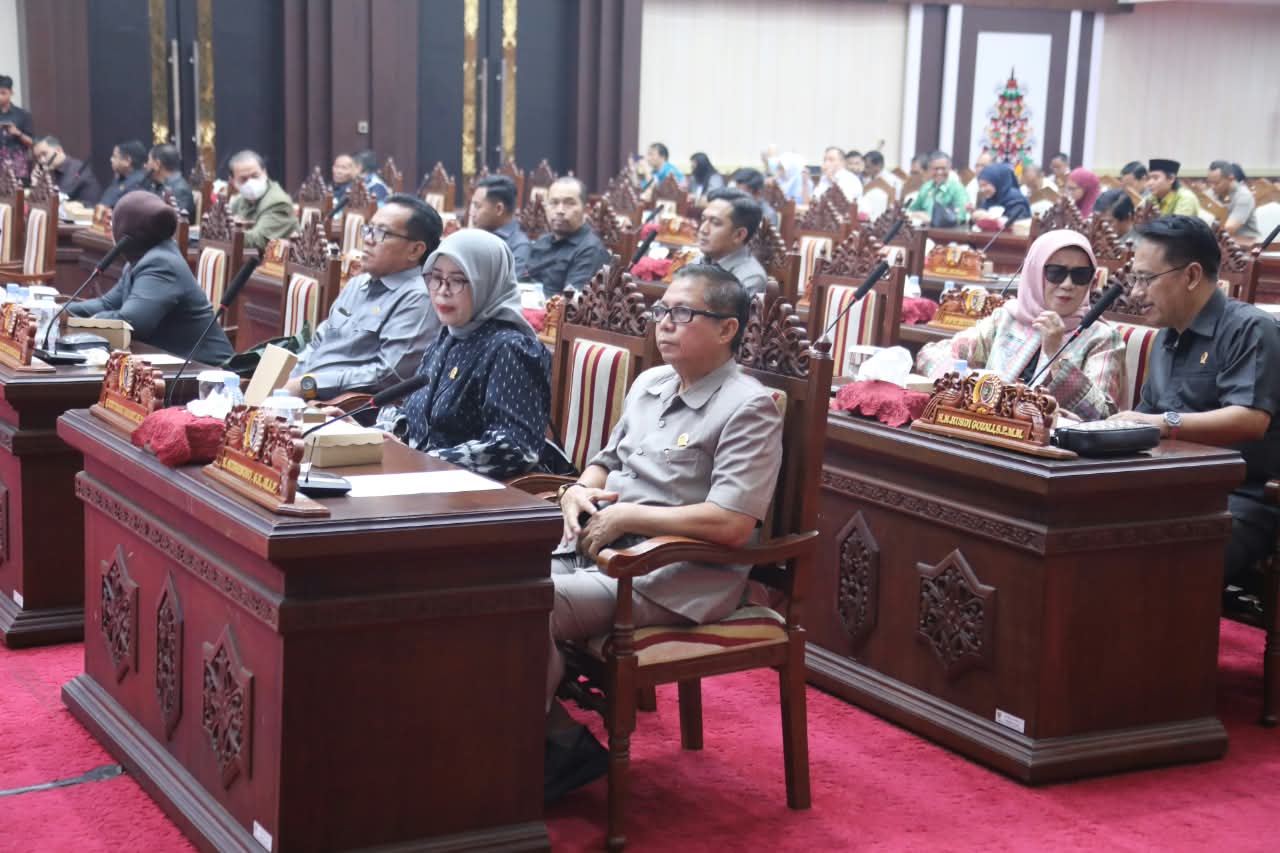 Gubernur Agustiar Sabran Sampaikan Tanggapan Pemprov Kalteng atas Pemandangan Umum Fraksi DPRD terhadap RAPBD 2027