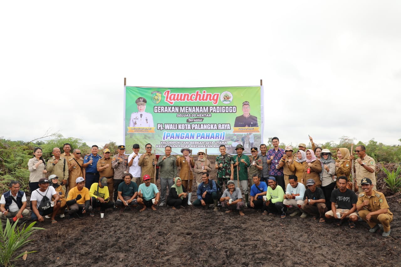 Kadis TPHP Sunarti Hadiri Kegiatan Launching Gerakan Menanam Padi Gogo bersama Pj. Wali Kota Palangka Raya Hera Nugrahayu