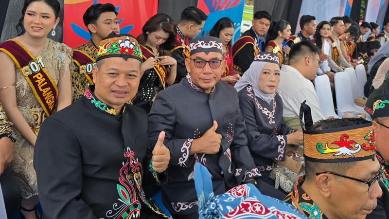 Miniatur Rumah Betang Jadi Simbol Sinergi Pembangunan pada Mobil Hias Bapperida Kalteng di FBIM 2026