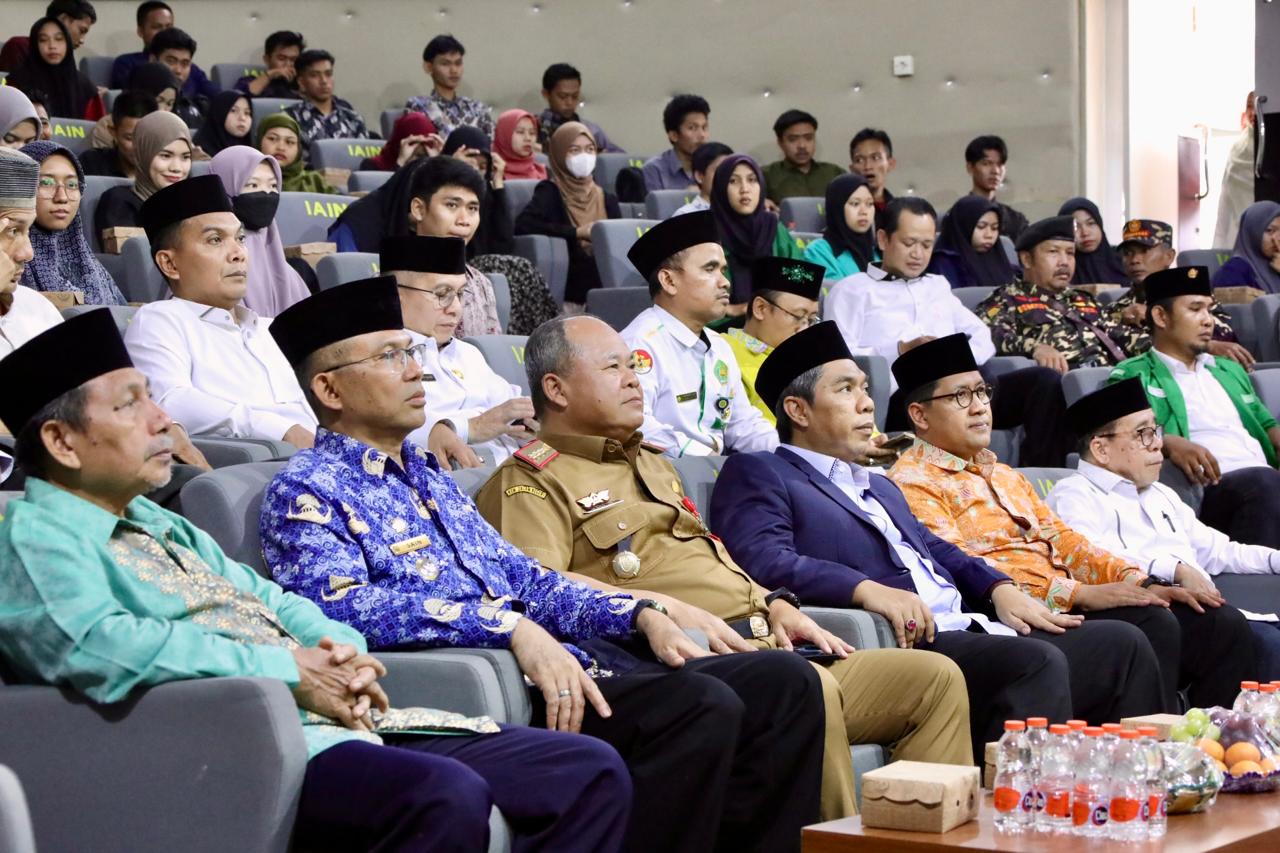 Asisten Pemkesra Maskur Hadiri Kuliah Umum