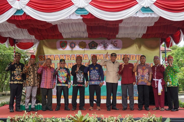 Plt. Sekda Prov. Kalteng M. Katma F. Dirun Hadiri Peringatan HUT Integrasi ke - 45 Tahun Kaharingan - Hindu