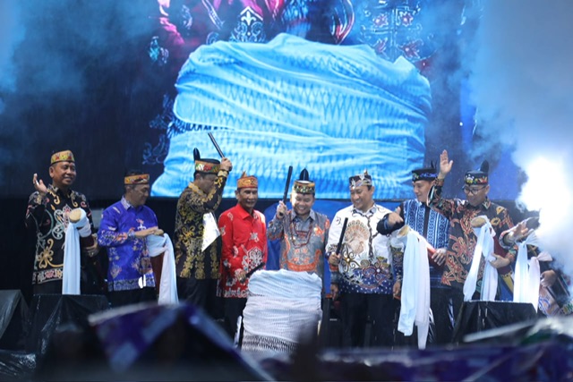 Gubernur Kalteng Agustiar Sabran Buka Festival Budaya Isen Mulang (FBIM) Tahun 2025