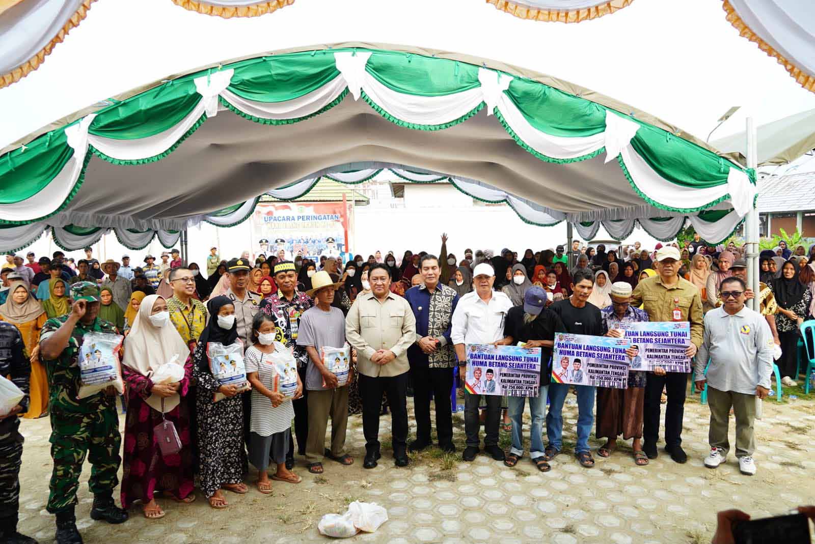 Dampak Karhutla, Pemprov Kalteng Salurkan Bantuan Pangan dan Layanan Kesehatan di Kahayan Kuala