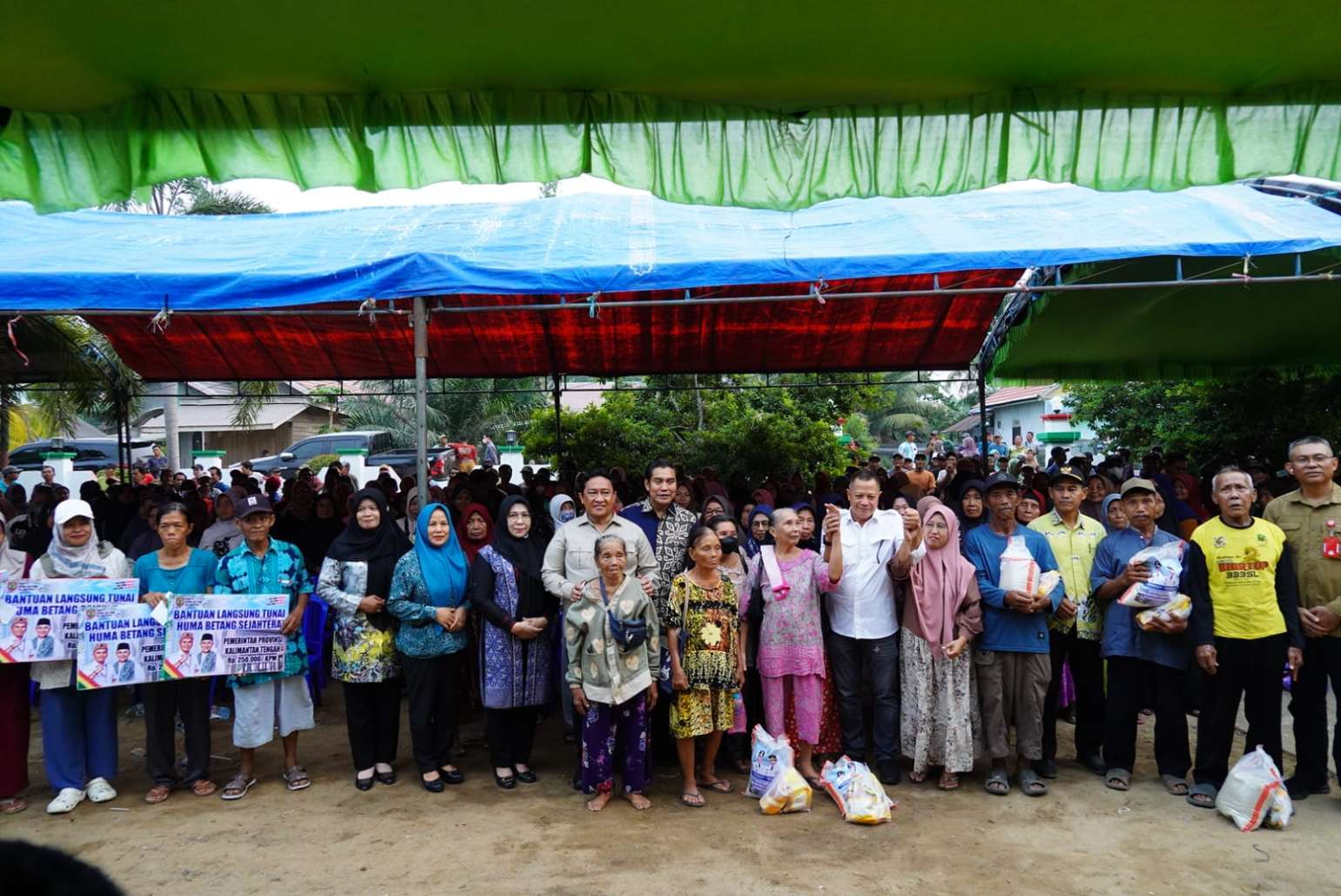 Pemprov Kalteng Hadirkan Berbagai Bantuan bagi Masyarakat Terdampak Karhutla di Talio Muara