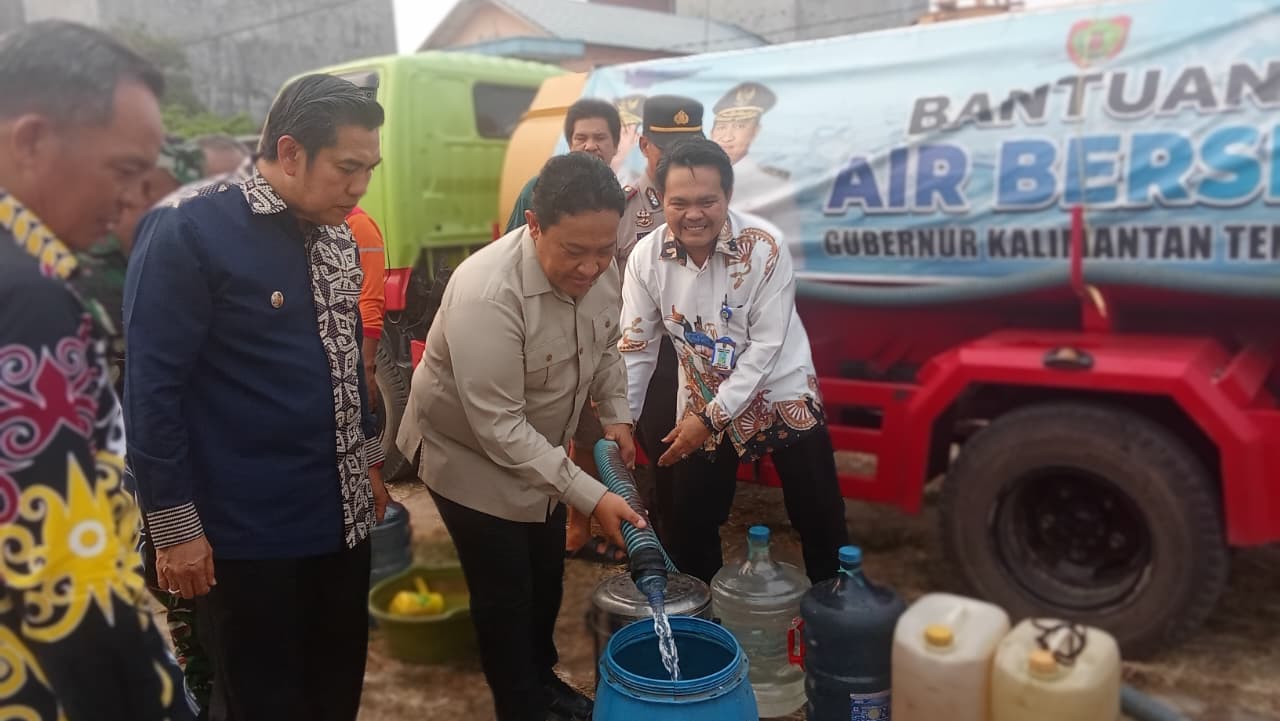 Pemprov Kalteng Siagakan 5.612 Sarpras Penanganan Karhutla dan Salurkan Air Bersih bagi Masyarakat