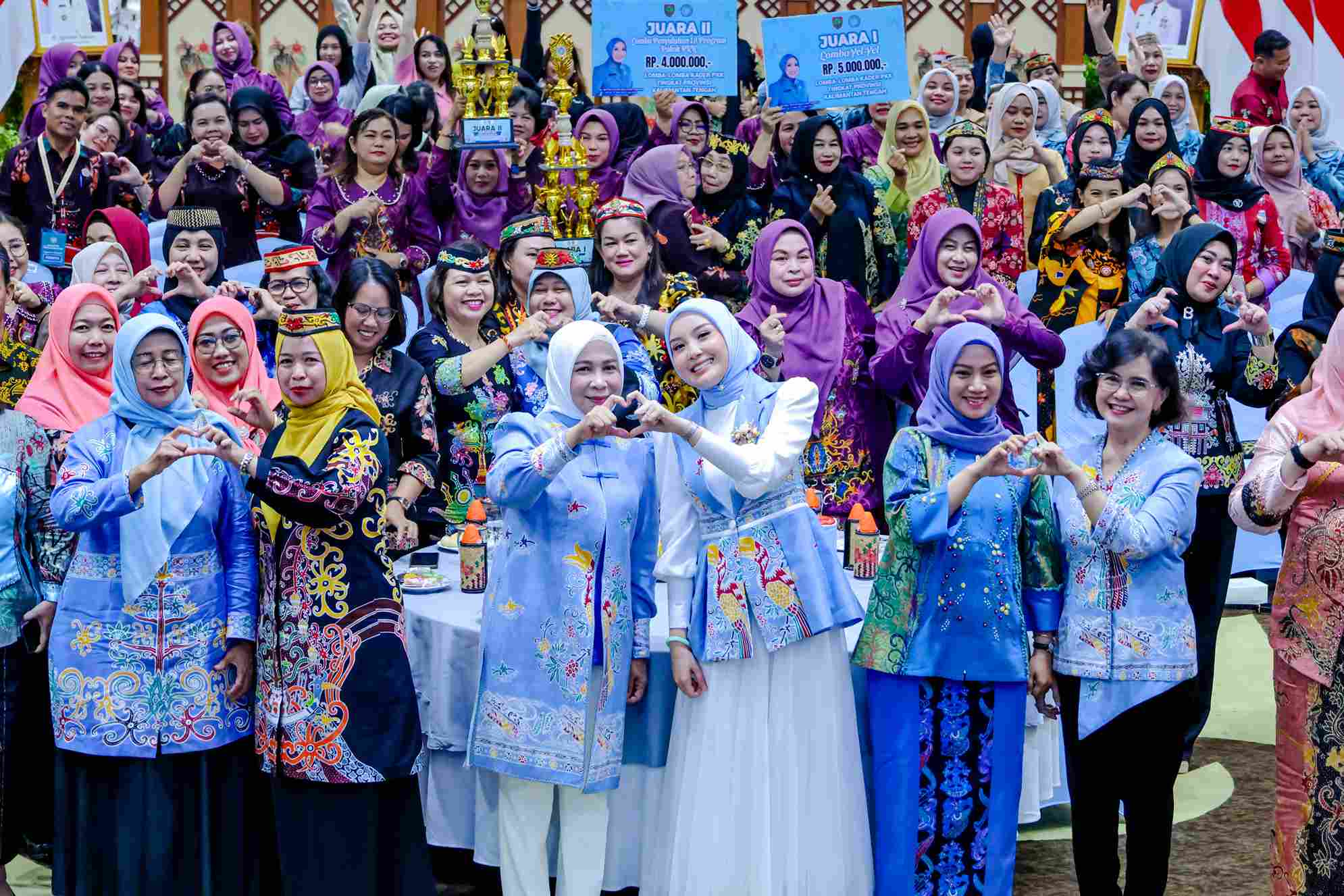 Ketua TP-PKK Aisyah Thisia Agustiar Sabran Tutup Rakerda Kader PKK Tingkat Provinsi Kalteng