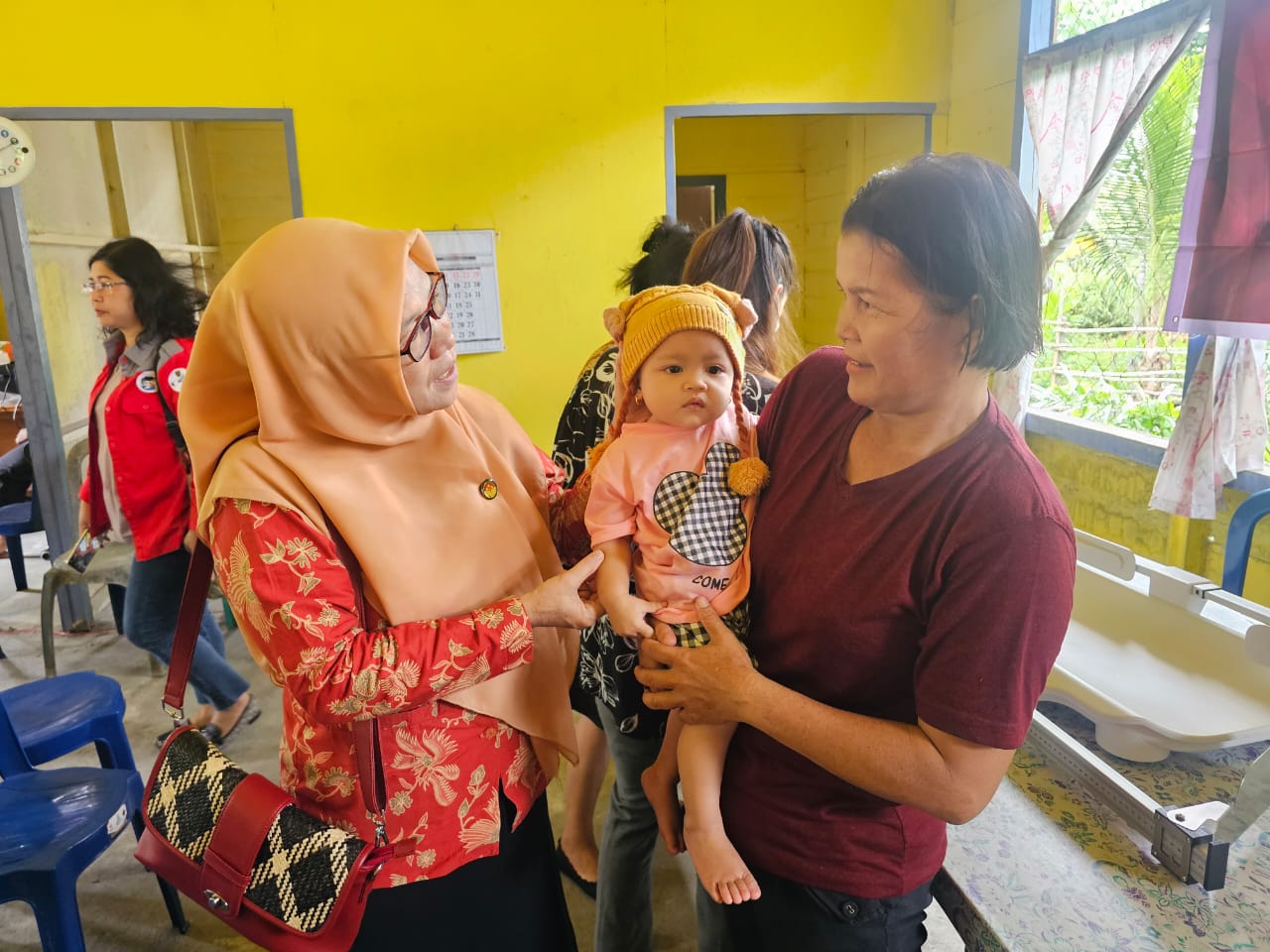 Dislutkan Prov. Kalteng Lakukan Monitoring di Posyandu Akasia Desa Sababilah