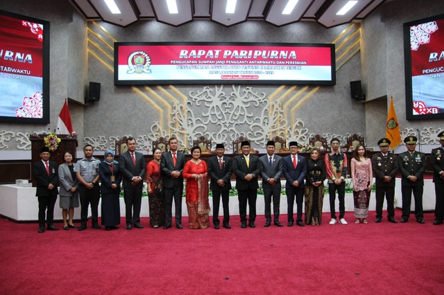 Wagub Kalteng Edy Pratowo Hadiri Rapur Pengucapan Sumpah/Janji PAW dan Peresmian Pengangkatan Anggota DPRD Prov. Kalteng Masa Jabatan Tahun 2024 – 2029