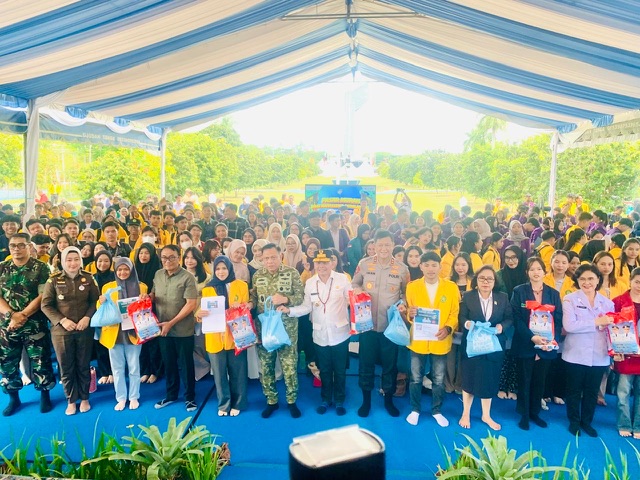 Hari Jadi ke-69 Kalteng, Gubernur Kalteng Agustiar Sabran Resmikan Pasar Murah untuk Mahasiswa