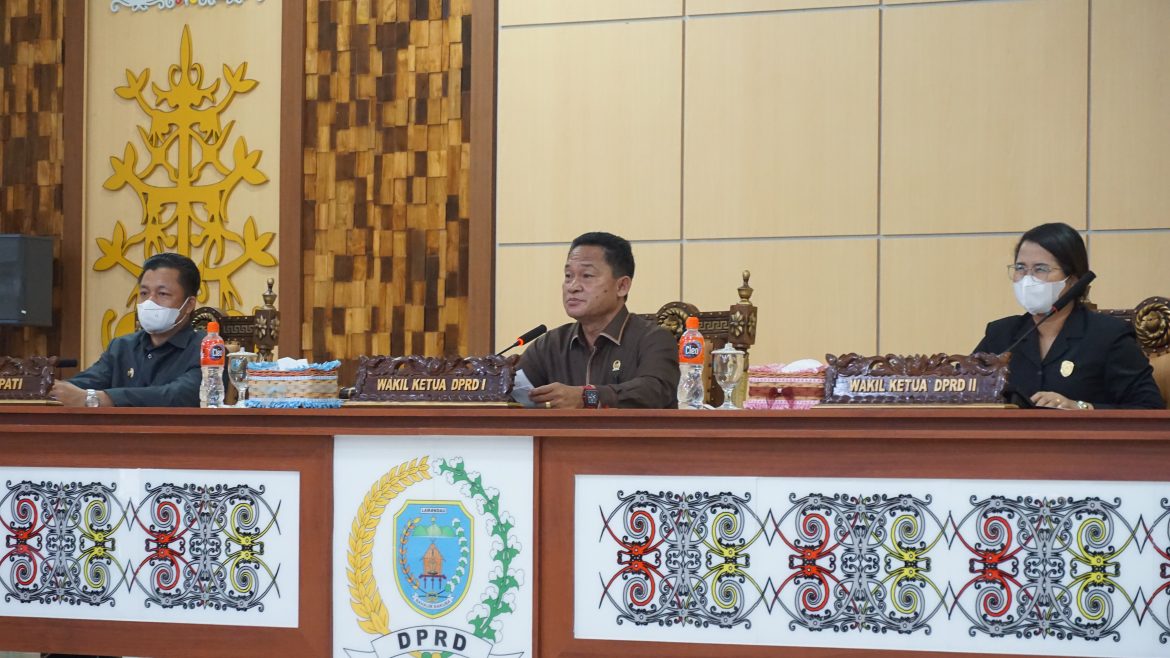 Rapat Paripurna II Tentang Rancangan Keputusan DPRD Kab. Lamandau Dan Penandatanganan Tahun 2022
