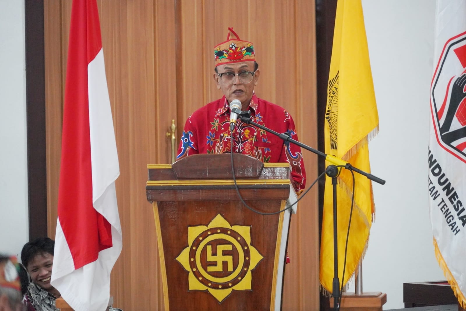 Staf Ahli Darliansjah Ikuti Pelantikan dan Pengukuhan Pengurus LBH Antang Damang