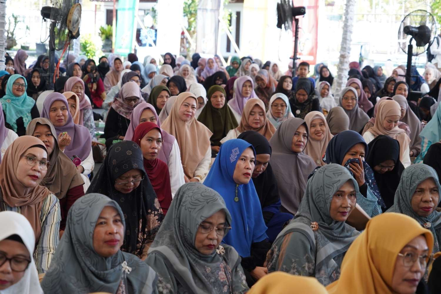 Ketua TP-PKK Kalteng Aisyah Thisia Agustiar Sabran Hadiri dan Beri Sambutan pada Pengajian Muslimah Tahun Baru Islam 1448 H