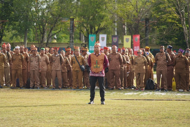 Gubernur Kalteng Agustiar Sabran Pimpin Apel Bersama Melibatkan Camat, Lurah, Kepala Desa, Babinsa, Bhabinkamtibmas, dan Damang