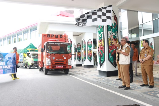 Gubernur Kalteng Sugianto Sabran Lepas Pemberangkatan Tim dan Bantuan Logistik Tahap 2 untuk Masyarakat Terdampak Banjir