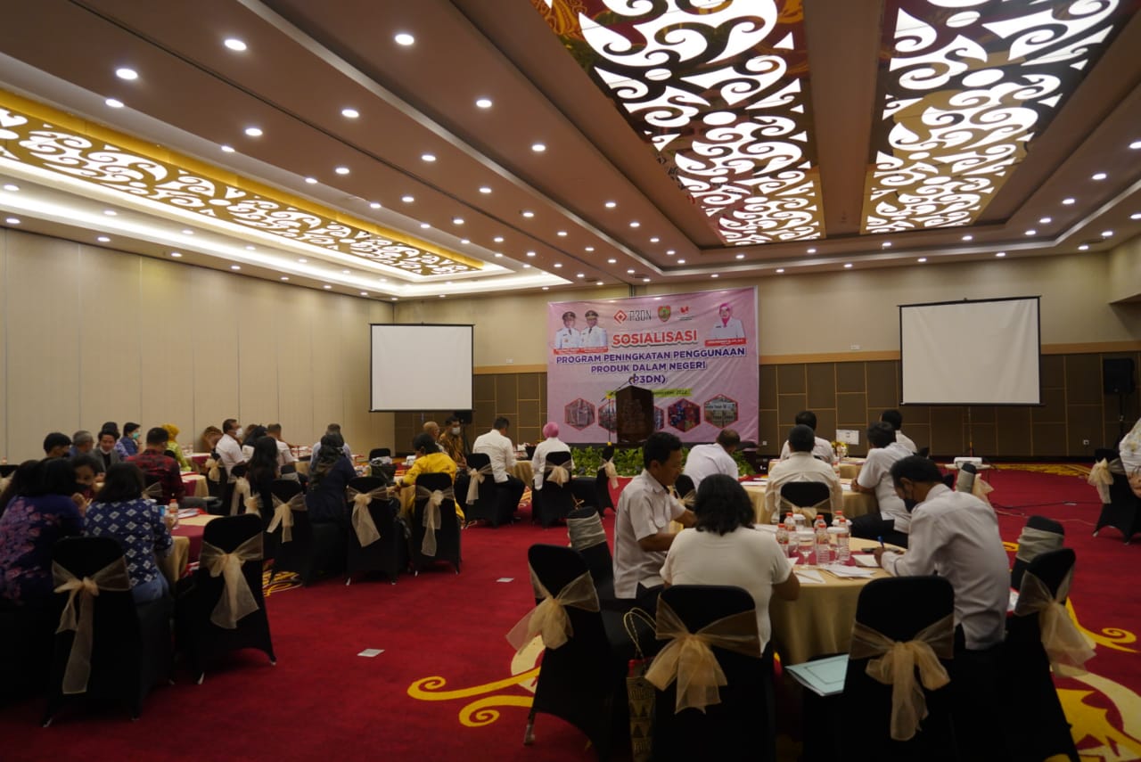 Asisten Ekbang Leonard S. Ampung Buka Sosialisasi Program Peningkatan Penggunaan Produk Dalam Negeri se-Kalteng