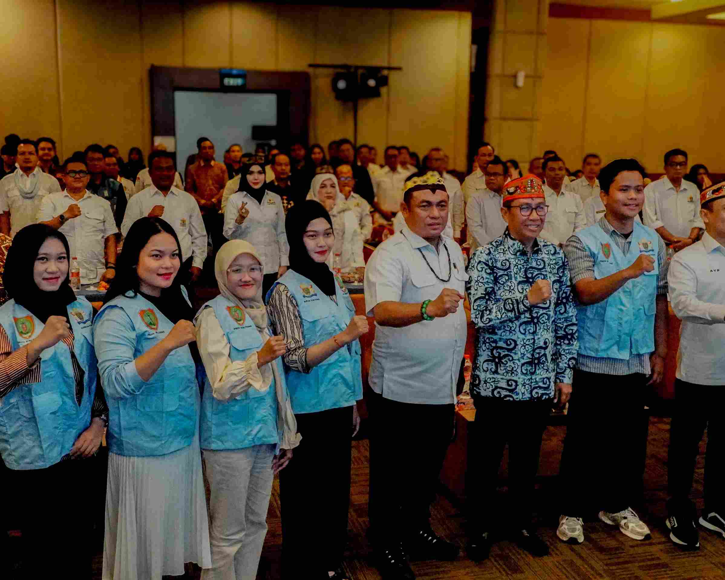 Plt. Sekda Prov. Kalteng Leonard S. Ampung Buka Rapimprov Kadin Kalteng
