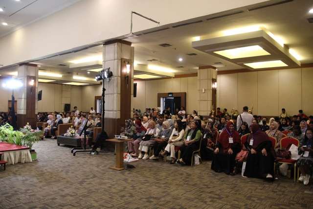 Ketua Dekranasda Kalteng Aisyah Thisia Agustiar Sabran Hadiri Halalbihalal IKM Berkah IKM Maju