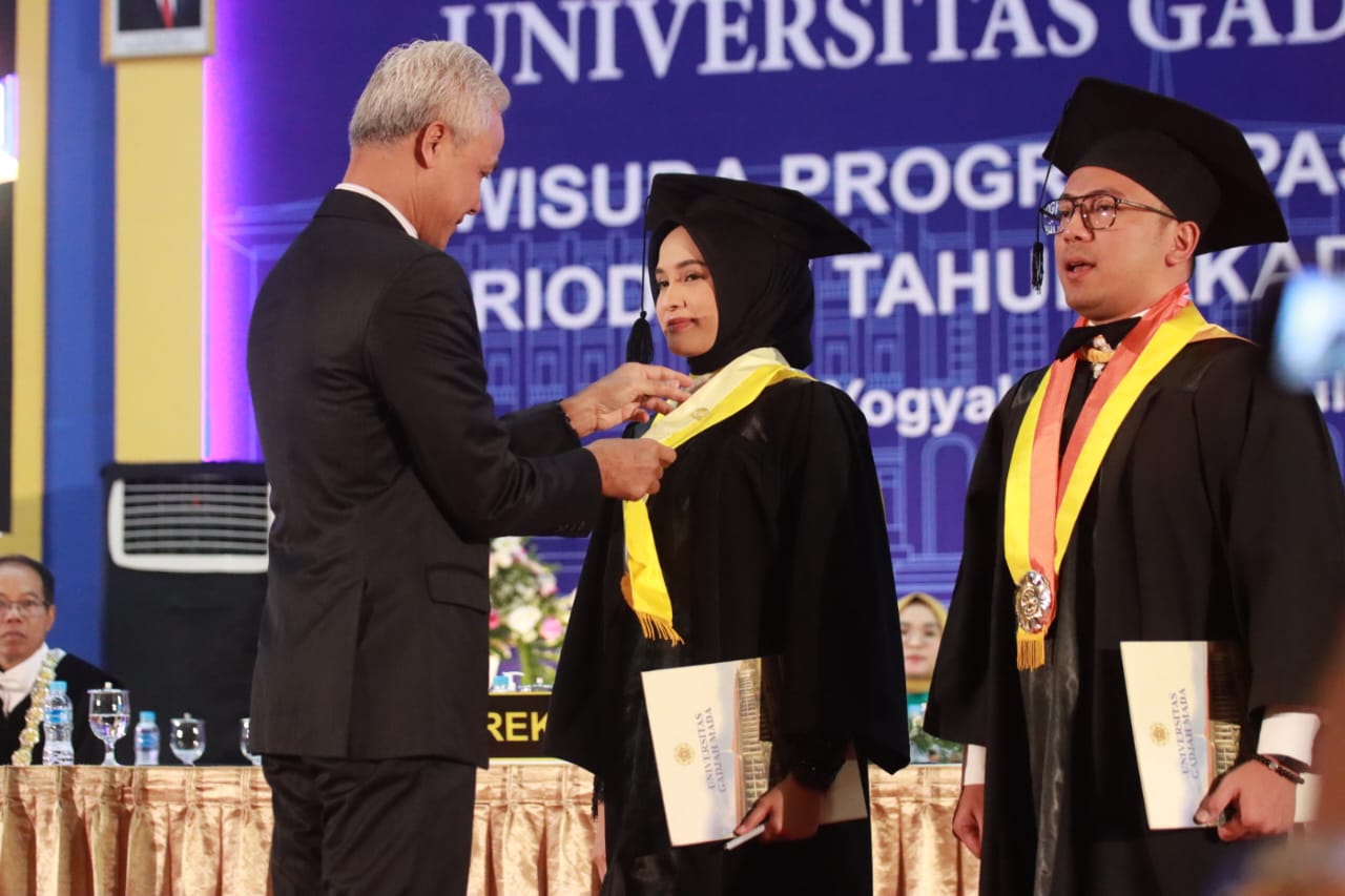 Ketua TP-PKK Prov. Kalteng Ivo Sugianto Sabran Resmi Menyandang Gelar Master of Arts (MA)