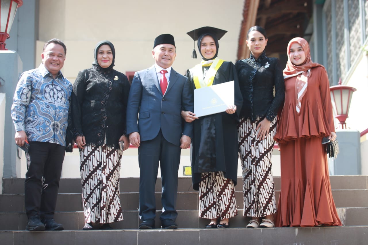Ketua TP-PKK Prov. Kalteng Ivo Sugianto Sabran Resmi Menyandang Gelar Master of Arts (MA)