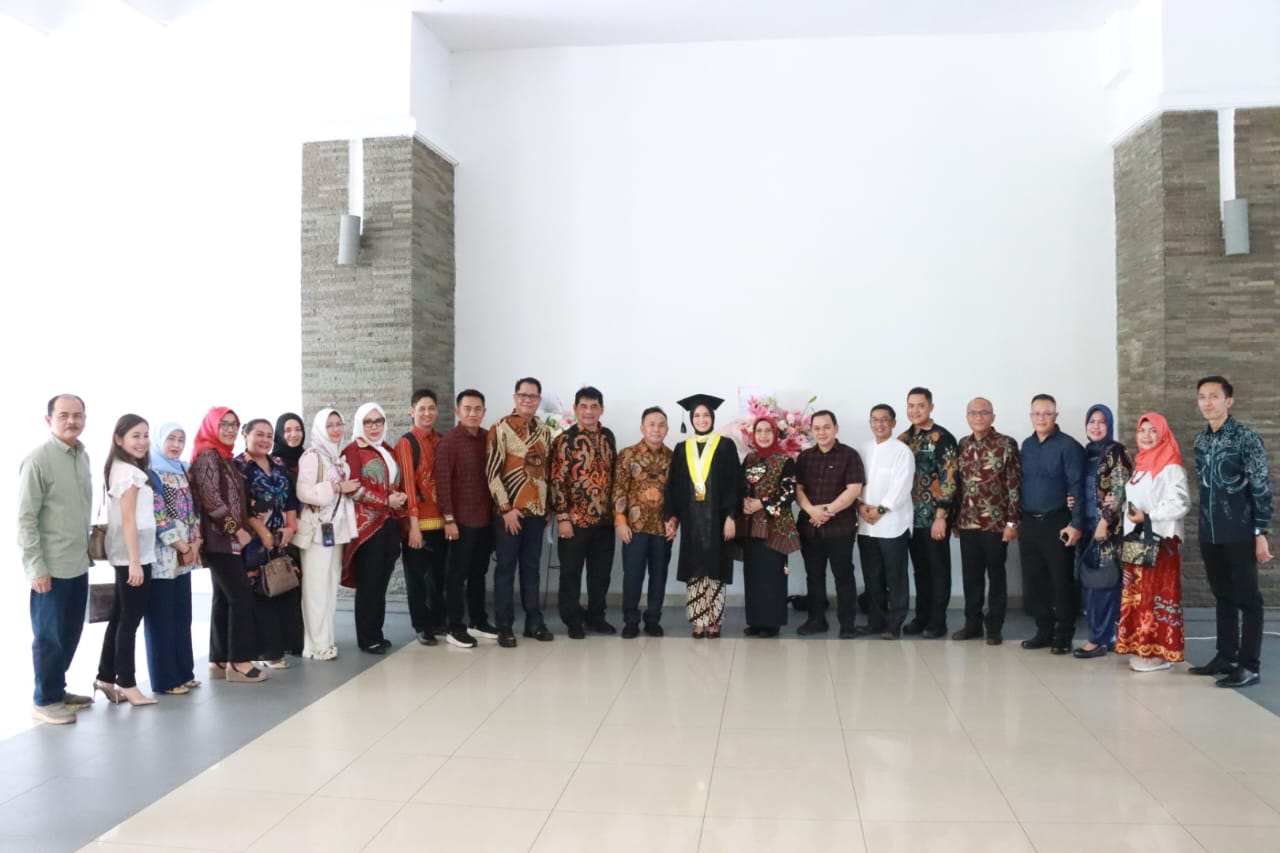 Ketua TP-PKK Prov. Kalteng Ivo Sugianto Sabran Sampaikan Sekapur Sirih Pada Acara Pelepasan Wisuda Program Pascasarjana FISIPOL UGM