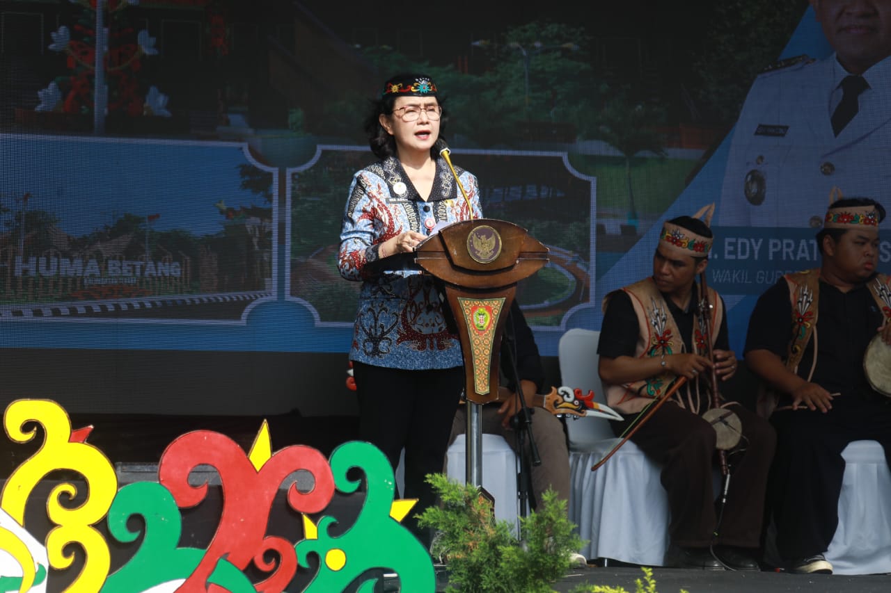 Huma Betang Resmi Dibangun, Gubernur Kalteng Agustiar Sabran Lakukan Tiang Perdana